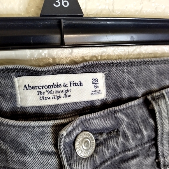 Abercrombie & Fitch the 90s straight ultra high rise jeans Washed black Sz 28/ 6 - Picture 6 of 10